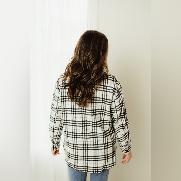 Potter’s Pot Plaid Oversized Shacket - Picture 2 of 10